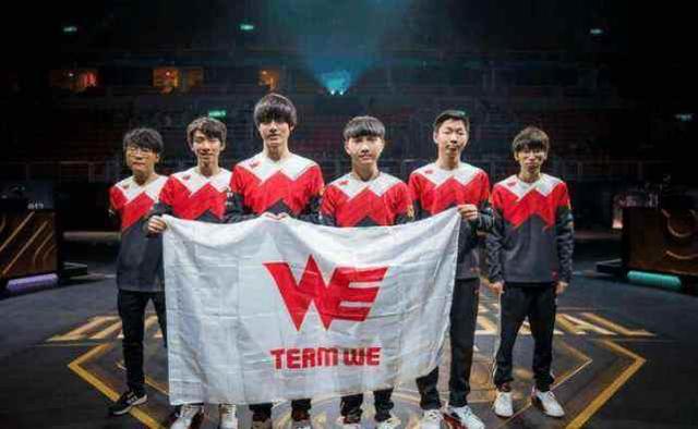 表现引人注 表现引人注